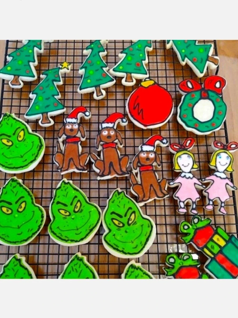 The Grinch Cookie Cutter 4 Piece Set  Dr. Seuss's How The Grinch Stole Christmas